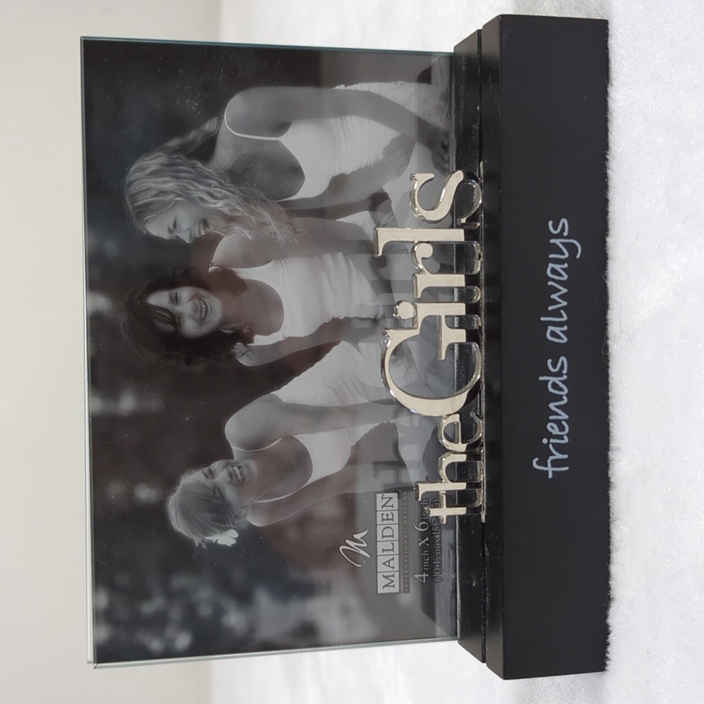 NWT 4x6 frame The Girls Friends Always